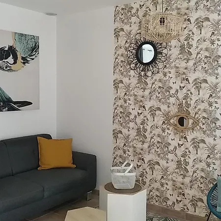 Le Triplex Saint Aphrodise, Terrasse Au Calme Et Parking Gratuit Apartment